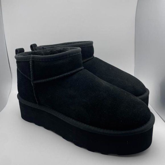 CUSHIONAIRE Women's COZY Genuine Suede pull on platform boot BLACK 9 - Picture 1 of 6